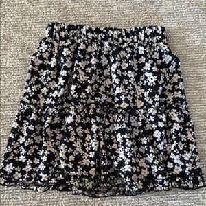 SHEIN Black and White Floral Skirt Size XS